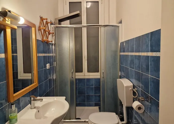 Cozy House Near Train Station, Walking Distance From Old Town And Exhibition Centre