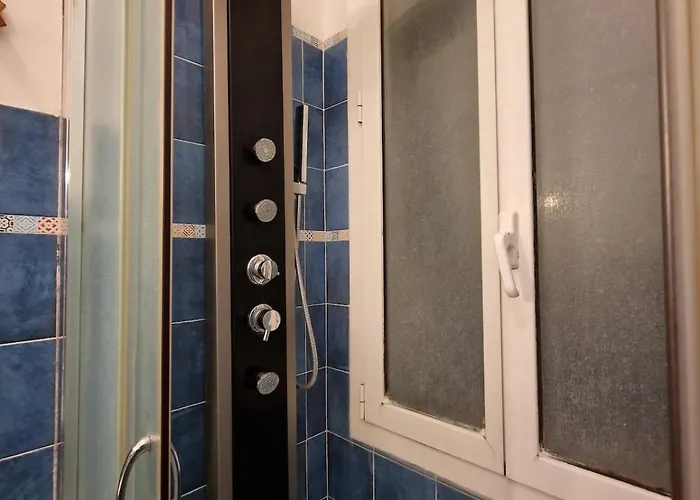 Cozy House Near Train Station, Walking Distance From Old Town And Exhibition Centre *