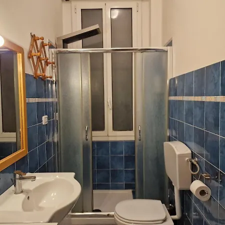 Cozy House Near Train Station, Walking Distance From Old Town And Exhibition Centre