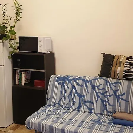 Cozy House Near Train Station, Walking Distance From Old Town And Exhibition Centre *